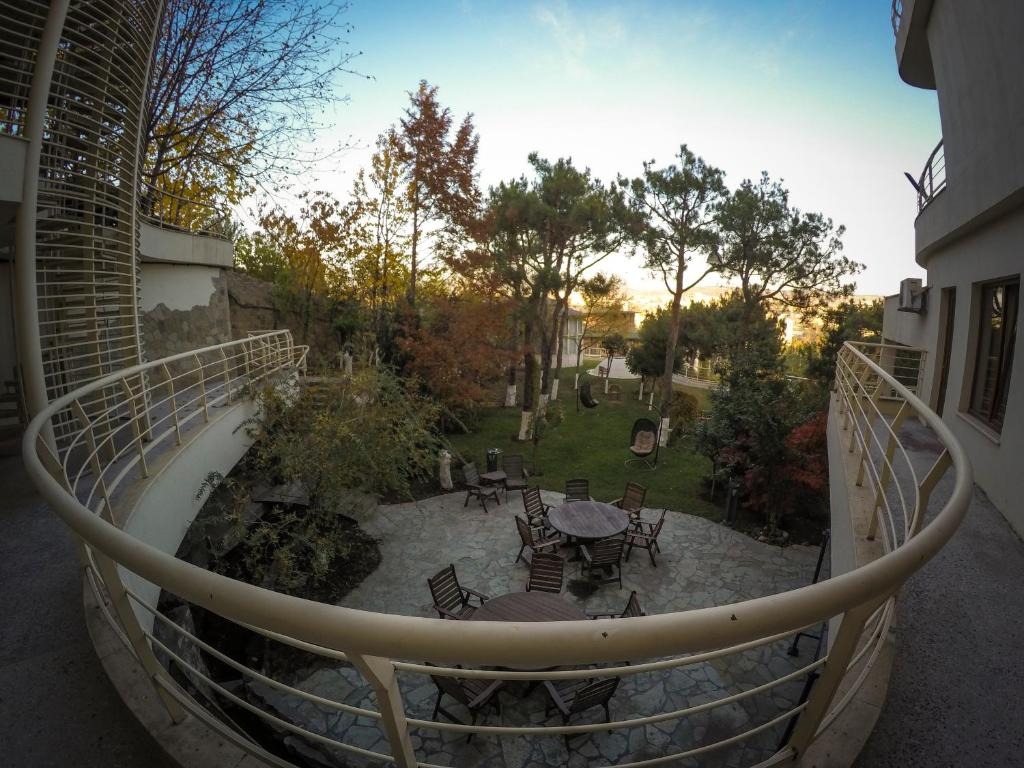 Beaumonde Garden Hotel